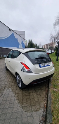 Lancia Ypsilon cena 26000 przebieg: 113000, rok produkcji 2011 z Ropczyce małe 22